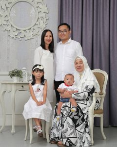 Emily dan keluarga