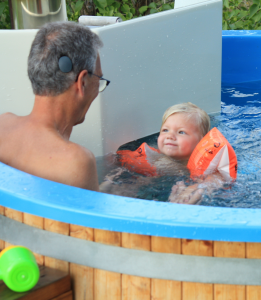 dick-peek-swimming-cropped